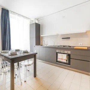 roomy-apartment-x6-close-to-subway.italymilanhotels.net/
