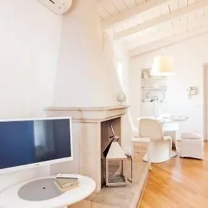 Apartamento Di Punto In Bianco, Verona